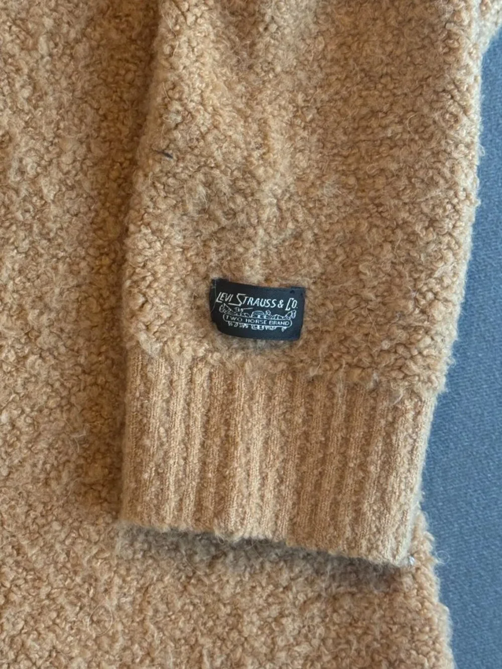 Levi’s Relaxed Cardigan Sweater Men’s XXL Tan Boucle Wool Blend Button Front